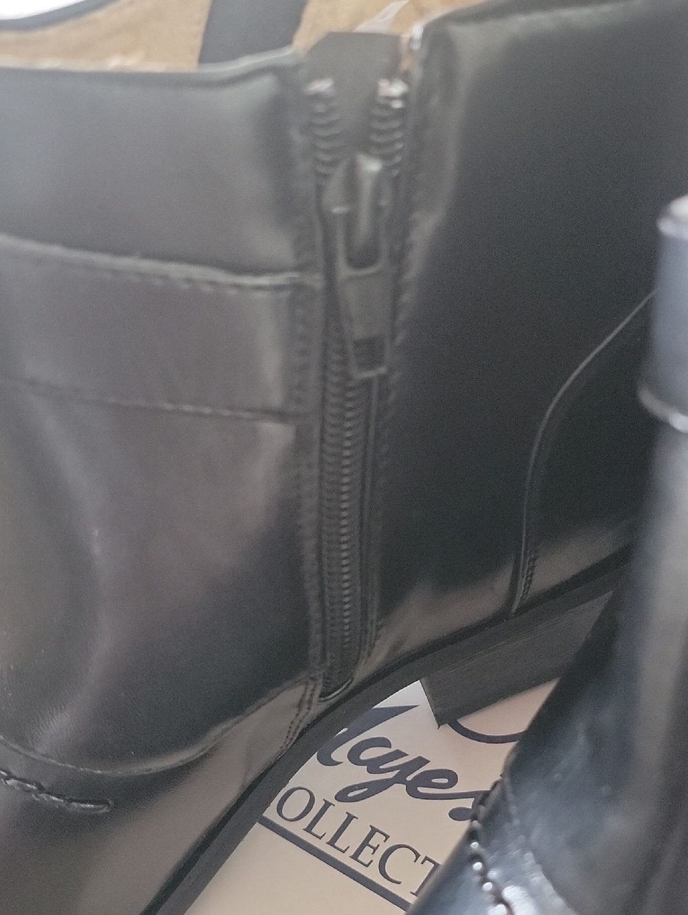 IC COLLECTION Black Leather Men's Chukka Boots with Chain Accent - Picture 6 of 8